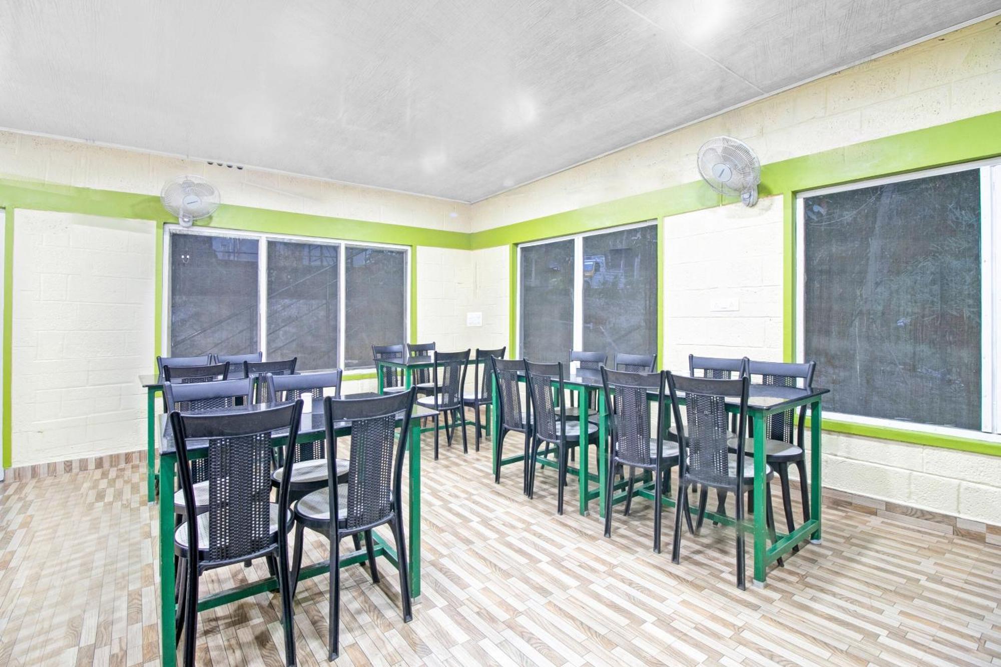 Super Capital O Pop Tavern Kazhakkottam Vettutura المظهر الخارجي الصورة